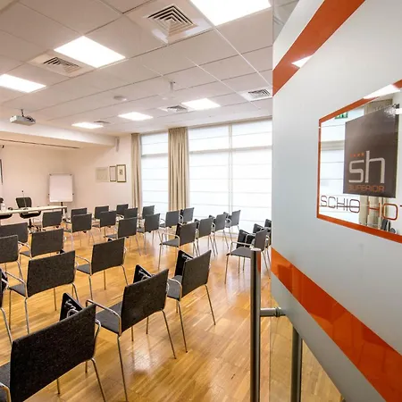 호텔 Schio Hotel 스키오