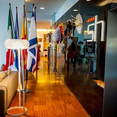 호텔 Schio Hotel 스키오