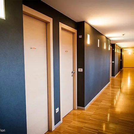 Schio Hotel سكيو