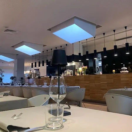 Schio Hotel スキーオ