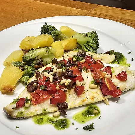 Schio Hotel ホテル