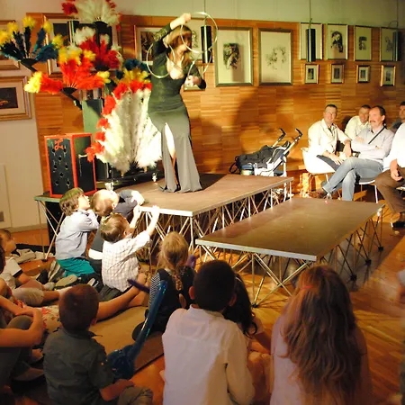 Schio Hotel ホテル