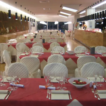 Schio Hotel ホテル