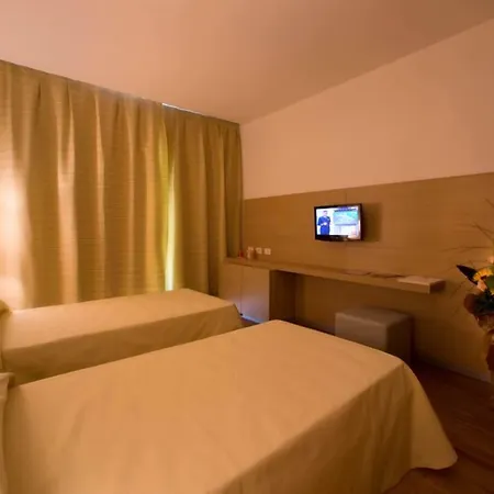 Schio Hotel فندق