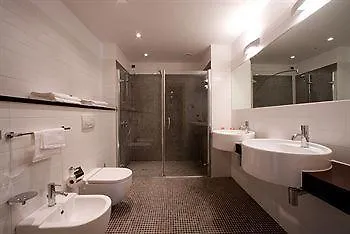 Schio Hotel فندق 4*