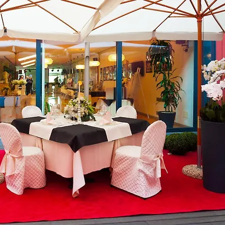 Schio Hotel ホテル スキーオ